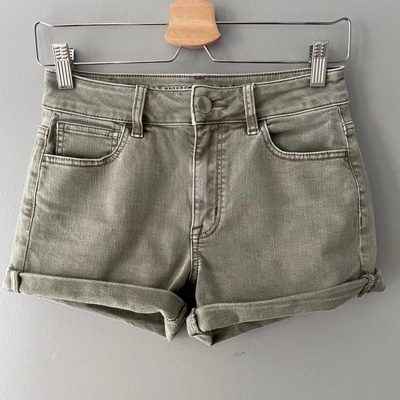 American Eagle Outfitters Pants - American Eagle Super Super Stretch Hi-Rise Shortie